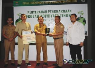 Pemkab Beri Penghargaan kepada Sekolah Adiwiyata Tingkat Kabupaten Cirebon