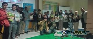 Penyerahan Bantuan Buku  Dari GSO dan FPII Untuk Perpustakaan Pojok  Baca Desa Tajur Halang