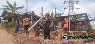 Ormas PP Desa Haurgombong Lakukan Bakti Sosial Bedah Rumah Warga