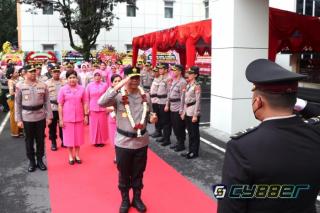 Laporan Kesatuan (Lapsat) Jadi Salah Satu Rangkaian Giatan Serah Terima Jabatan Kapolda D.I. Yogyakarta.