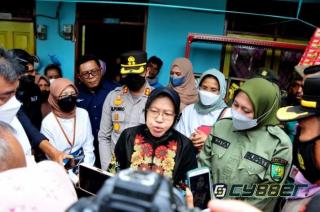 Anak Lumpuh Korban Aniaya Ayah Tiri Disambangi Menteri Sosial RI