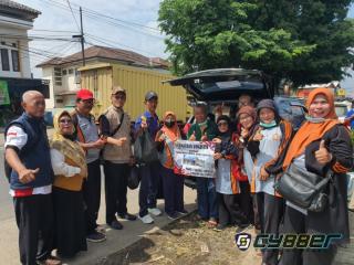 Keluarga besar PGRI Cipatat Salurkan Bantuan Kemanusiaan untuk Korban Gempa Cianjur