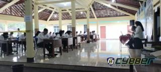 Jajaran Kepolisian Polsek Tepus Mengadakan Pengamanan Seleksi Ujian Calon Perangkat Kelurahan