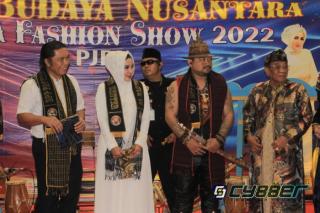 Antusias Peserta Sukseskan Festival Seni Budaya Reka Fashion Show 2022