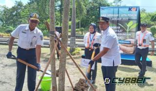 PT KAI Lakukan Gerakan Menanam Seribu Pohon