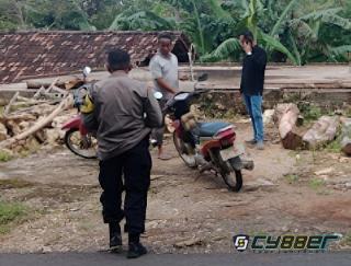Asik Berbincang  Dengan  Rekan Bisnis, Motor Hilang Digasak Maling