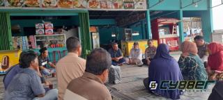 Jumat Curhat Polsek KSKP Merak, Pedagang Area Makam Syeh Jamaludin Keluhkan Sepi.