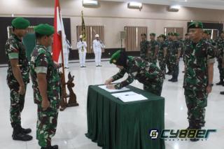 Danpusdikku Ditkuad Pimpin Acara Corps Raport Pelepasan dan Penerimaan Warga Pusdikku Diktuad