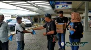 FWP Merak Bagikan 200 Takjil Pada Masyarakat yang Melintasi Pelabuhan