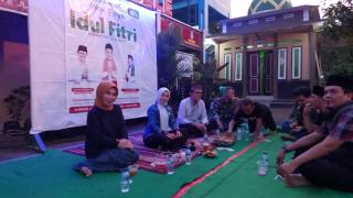 Sambil Bukber Desa Rawalele Bagikan Honor Lembaga Kemasyarakatan Desa