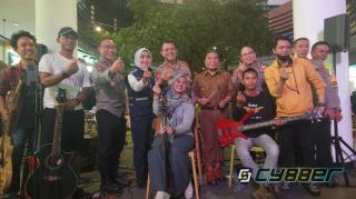 IMM Bermain Musik di Mall Sosoro Merak, Bantu Pemudik Lepas Penat