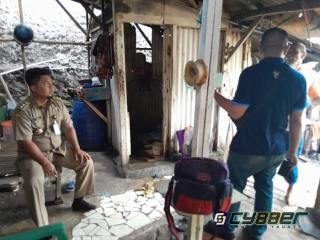 Kelurahan Mekarsari Terima Bantuan Rutilahu dari PT Krakatau Steel Group
