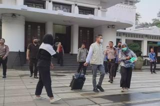 Terkait Kasus Suap yang Menjerat Walikota Bandung, KPK Geledah dan Sita Dokumen dari Sejumlah Tempat di Bandung