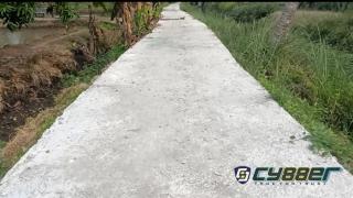 Baru Selesai Dibangun, Begini Kondisi Hasil Rabat Beton di Desa Waruwetan