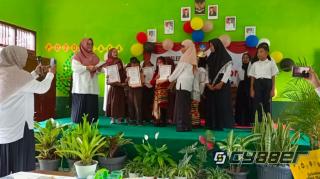 Sudi Rahayu Ungkapkan Kesedihan Saat Purnabakti di SDN 2 Kota Dalom