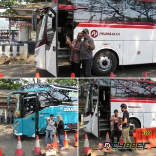 Peringati HUT RI ke 78 FWP Bagi-bagi 200 Bendera