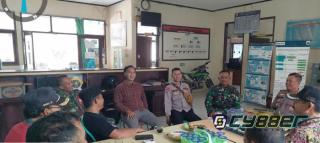 Kapolssk Cilograng Polres Lebak Gelar "Jumat Curhat " Bareng Forkopimcam di Kab.Lebak
