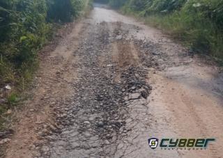 Jalan Trans Desa Tanjung Agung Rusak Berat Diduga Excavator Rolling Tak Pakai Pengaman