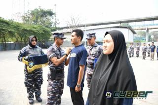 Bentuk Karakter dan Sikap Disiplin, Prajurit Pangkalan TNI AL Banten Latih 53 Orang SDM Pesantren Ibnu Syam TA 2023