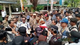 Aliansi Peduli Masyarakat OKU Dukung Robert Jery Turnando SH, Atas Arogannya Kepala BPN OKU
