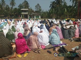 Kemarau Panjang Pemerintah Kecamatan Gisting Lakukan Solat Istisqa Berjamaah.