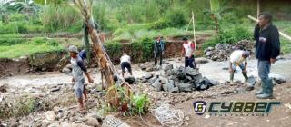 Diduga Kurangi Biaya, Proyek  Irigasi di Cigombong Bogor Melakukan Eksploitasi Pasir dan Batu Kali. Warga: Ko Bisa?