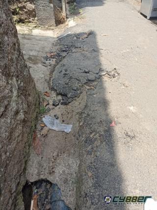 Belum Sebulan, Hotmix Jalan Lingkungan di Padalarang Sudah Terlihat Rusak