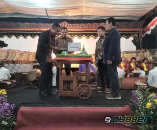 PT. Bumi Manfaat Gemilang Gelar Wayang Kulit Semalam Suntuk di Pendopo Soran Desa Duwet