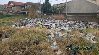 Sampah Menumpuk Dikeluhkan Warga