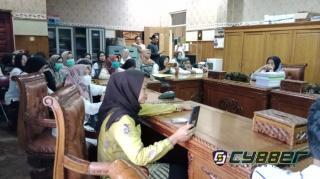 Puluhan NAKES Kembali Mendatangi komisi I dan III DPRD OKU