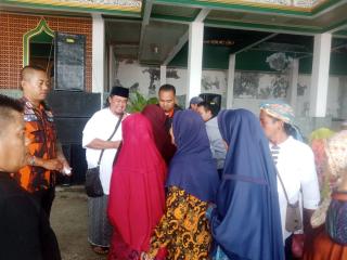 Houl Ibunda Hj.Omi dan Eyang Keraton Ke - 5 Ketua PP PAC Cigombong H.Jeler Santuni 120 Yatim dan Jompo