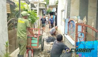 Warga RW 27 Kelurahan Cibeureum Giat Melakukan Kerja Bakti 