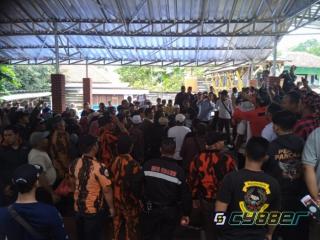 Keluarga Besar Kang Jeler Berikan Santunan Rutin Bagi Anak Yatim dan Jompo di Villa Argaloka