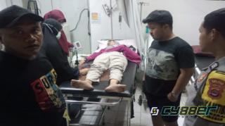 Polsek Cibeber Selamatkan Perempuan Pingsan di Jalan Raya