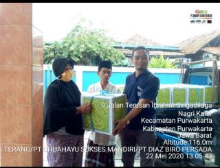 Direktur PT. Dhuhayu Sukses Mandiri Salurkan Ratusan bantuan Jelang Lebaran