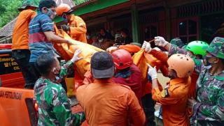 Lima Hari Tertimbun Material Longsor di Kebumen, Jemarun Ditemukan