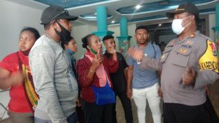 Tuntut Janji Sekda, Belasan Pencaker Gelar Aksi di Dalam Kantor Bupati Raja Ampat