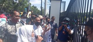 Kontrak Diputus Sepihak, Tenaga Honorer Lakukan Demo di Kantor Bupati