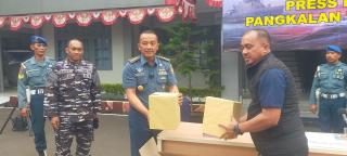 Tim Satgas TNI AL Berhasil Gagalkan Pengiriman Rokok Tanpa Cukai Yang Jelas