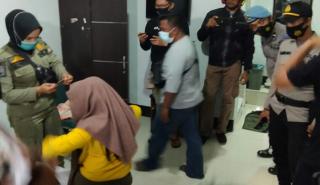 Razia Wisma, 33 Orang Diduga Bukan Pasangan Suami Istri di Ciduk