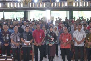 Pemkab Klaten Salurkan Bantuan Untuk 245 Unit RTLH