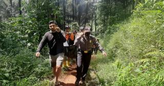 Gelandangan Ditemukan Tewas Ditepi Sungai Arus Diduga Karena Sakit