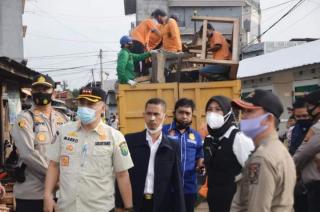 Pedagang Yang Nekat dan Masih Berjualan di Tempat Yang Tidak Seharusnya Ditertibkan Satpol PP Sekayu