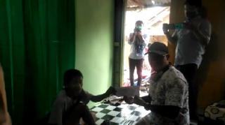 TPM Al Ikhlas Bersama IMBOS Bagikan Santunan Kepada 49 Anak Yatim dan 21 Lansia