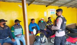 Patroli Covid-19 Sat Brimob Polda Jabar Berikan Edukasi Prokes di Pangkalan Ojek Ciherang