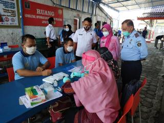 Lapas tegal Melakukan Tes Urine Dan Kegiatan Pemeriksaan