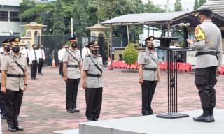 Kapolres Sumedang Pimpin Upacara Sertijab 3 Kapolsek dan 1 Polair 