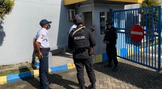 Pastikan Kamtibmas Tetap Kondusif, Sat Brimob Polda Jabar Sambangi Perumahan