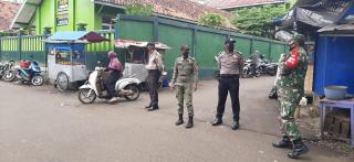 Melintas Darmaraja Tak Patuhi Prokes, Sejumlah Warga Kena Teguran Petugas