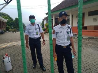 Pesantren Terpadu Al - Kahfi Melakukan Pengecekan Wabah Corona Covid-19